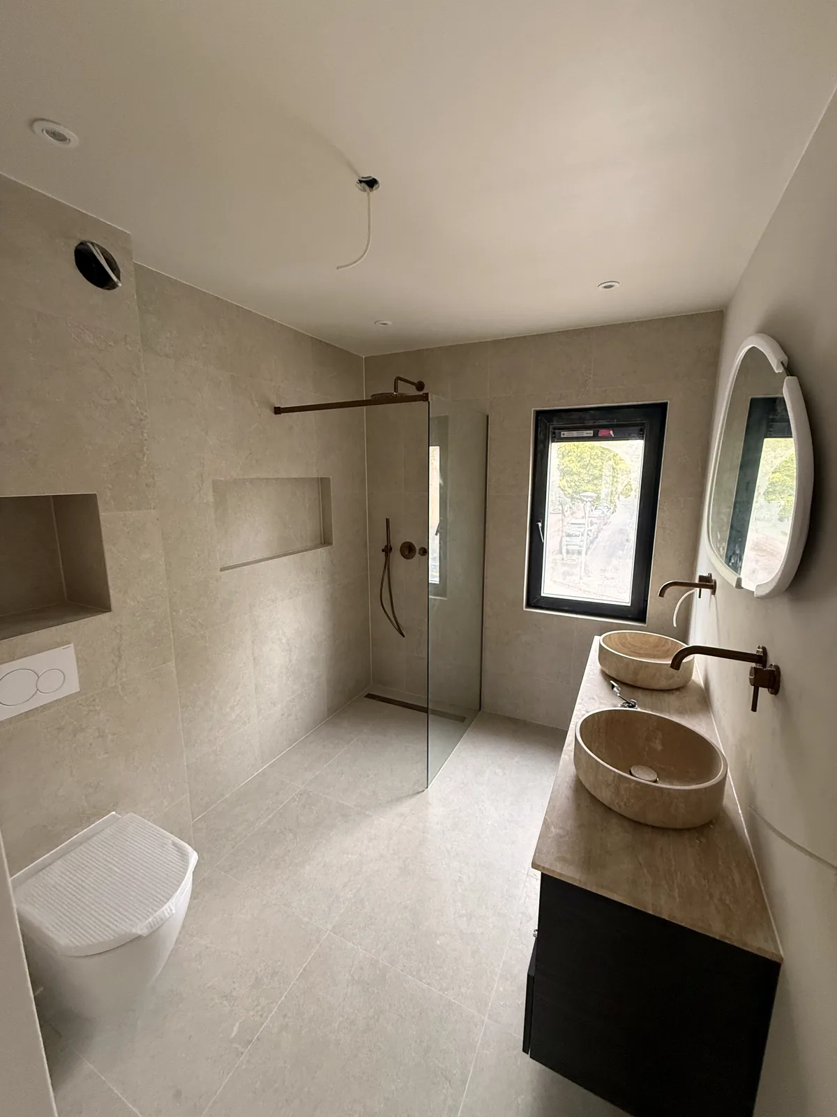 Badkamer met wastafelmeubel, SDBouw Amstelveen